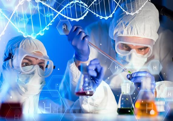 В лабораторных условиях используется для восстановления уксусной кислоты и этилового спирта методом гидролиза в кислотных или основных условиях.